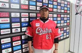 前旅日好手李杜軒與中信兄弟投手鄭浩均在球場上的合成畫面